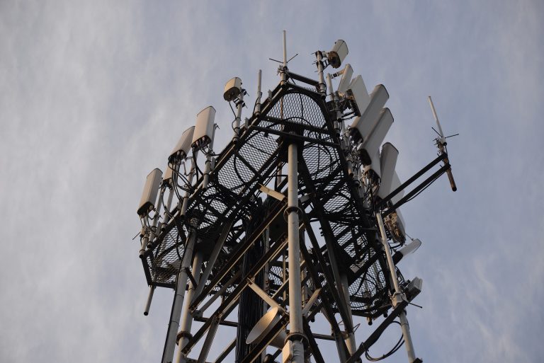Tour de télécommunications