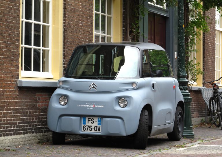 Une Citroën AMI
